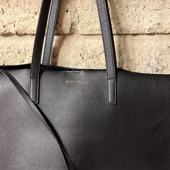 Saint Laurent Black and Gold Tote Bag with Structured Design - Picture 8 of 12